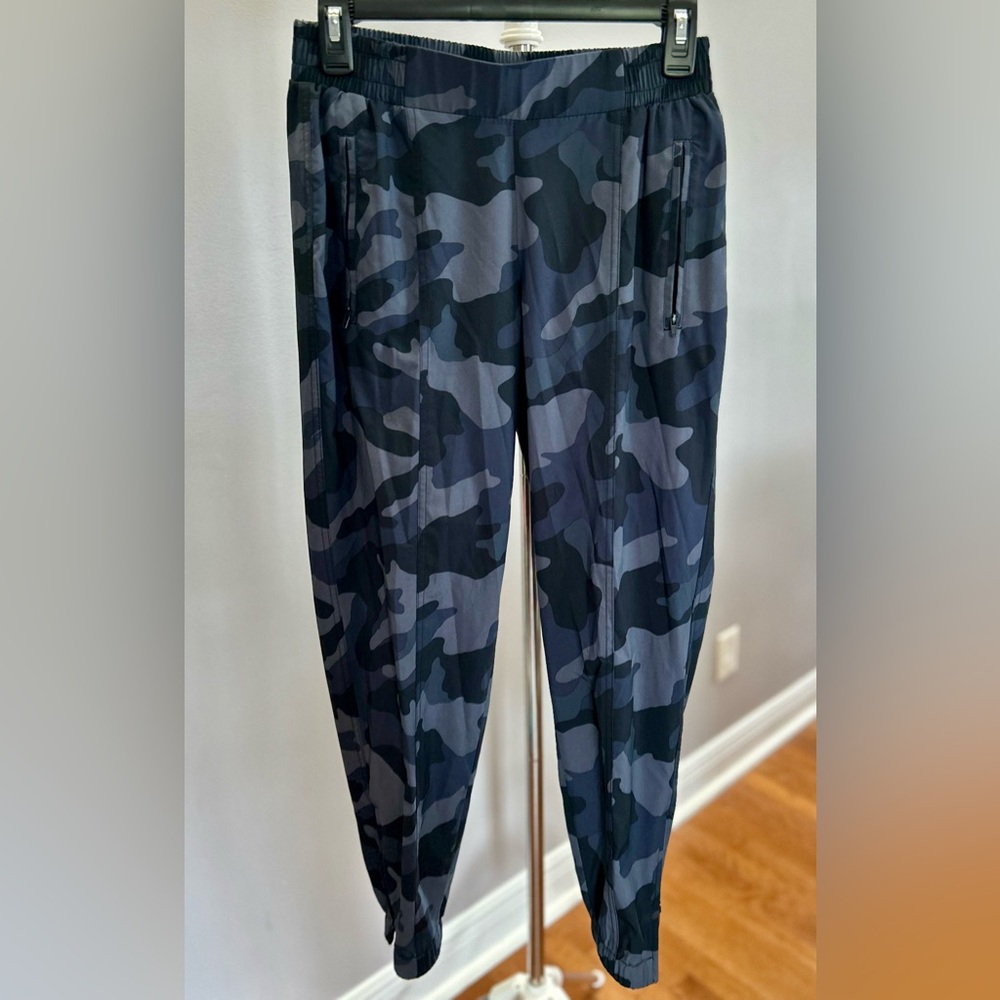 Old Navy Gray Camo Joggers